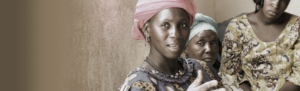 Kvinder-undervises-Mali-webwide-sepia